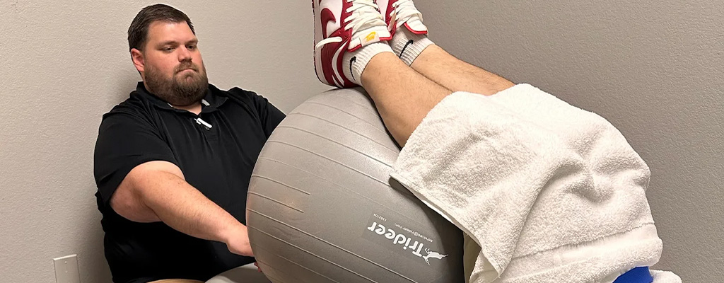 How Physical Therapy Can Help You Get Ready for Fall Sports